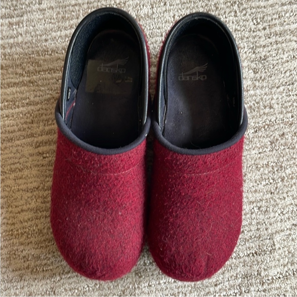 Dansko Professional Red Burgundy Felt Clogs, Size 41, Women’s 10